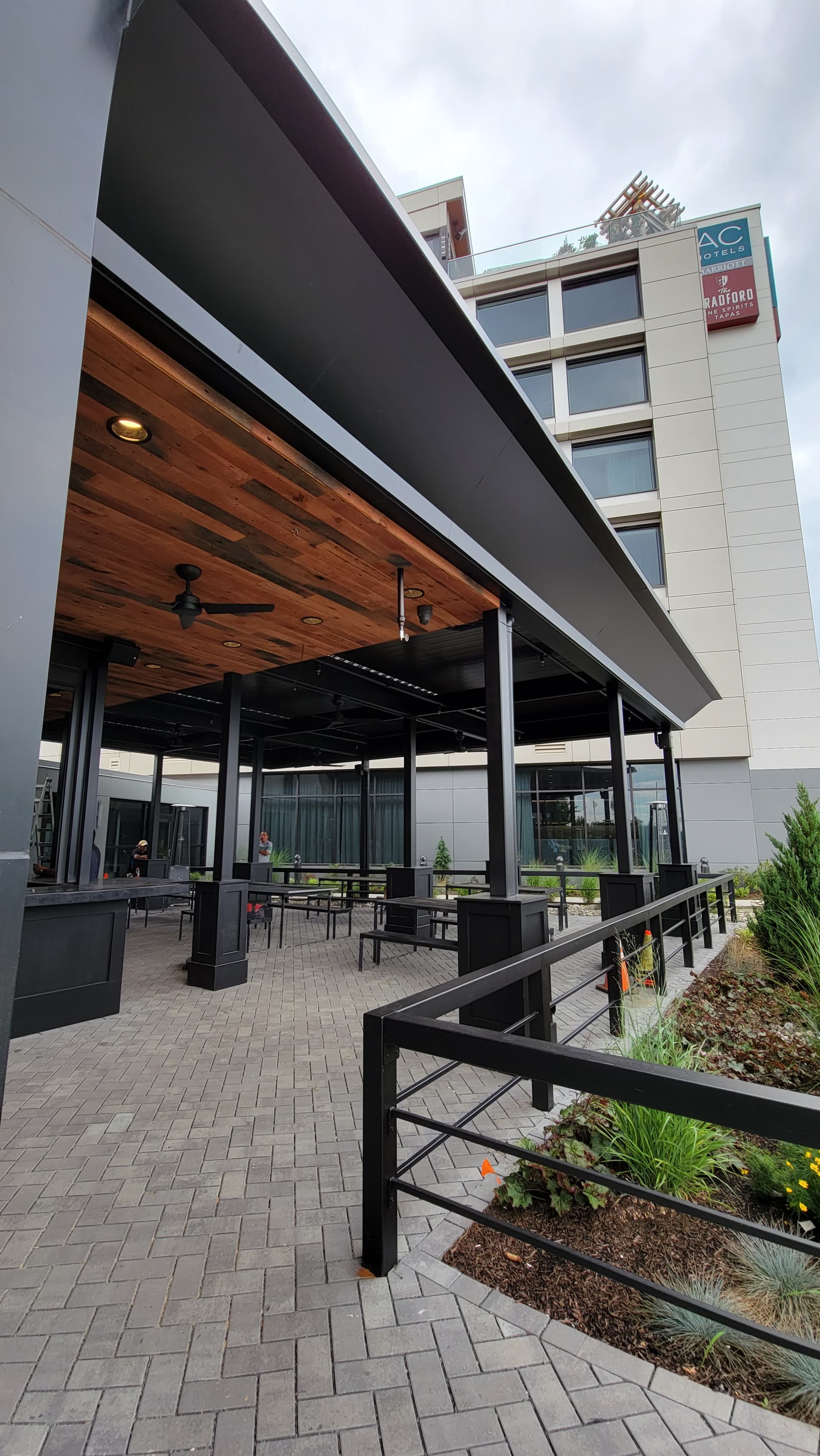 Breslow design rendering of the Tommy's Tavern + Tap Motorized Louvered Roof prior to installation in Bridgewater, NJ