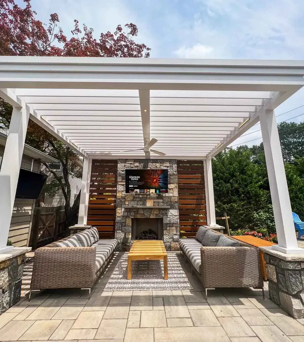 Outdoor kitchen build