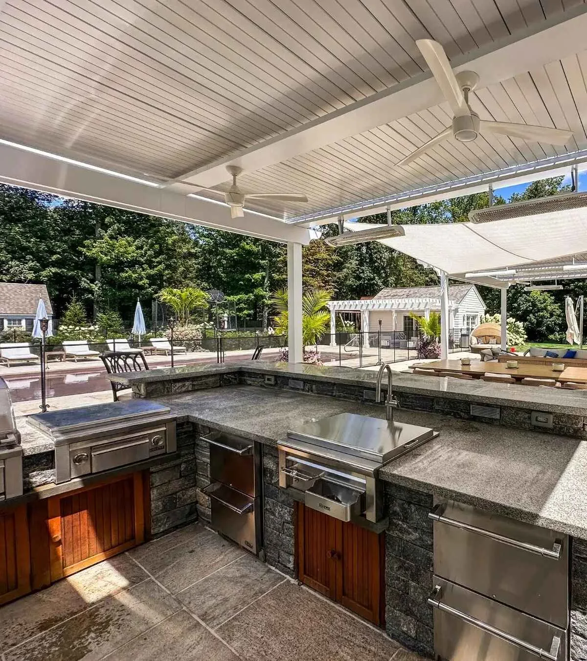 Outdoor kitchen 02