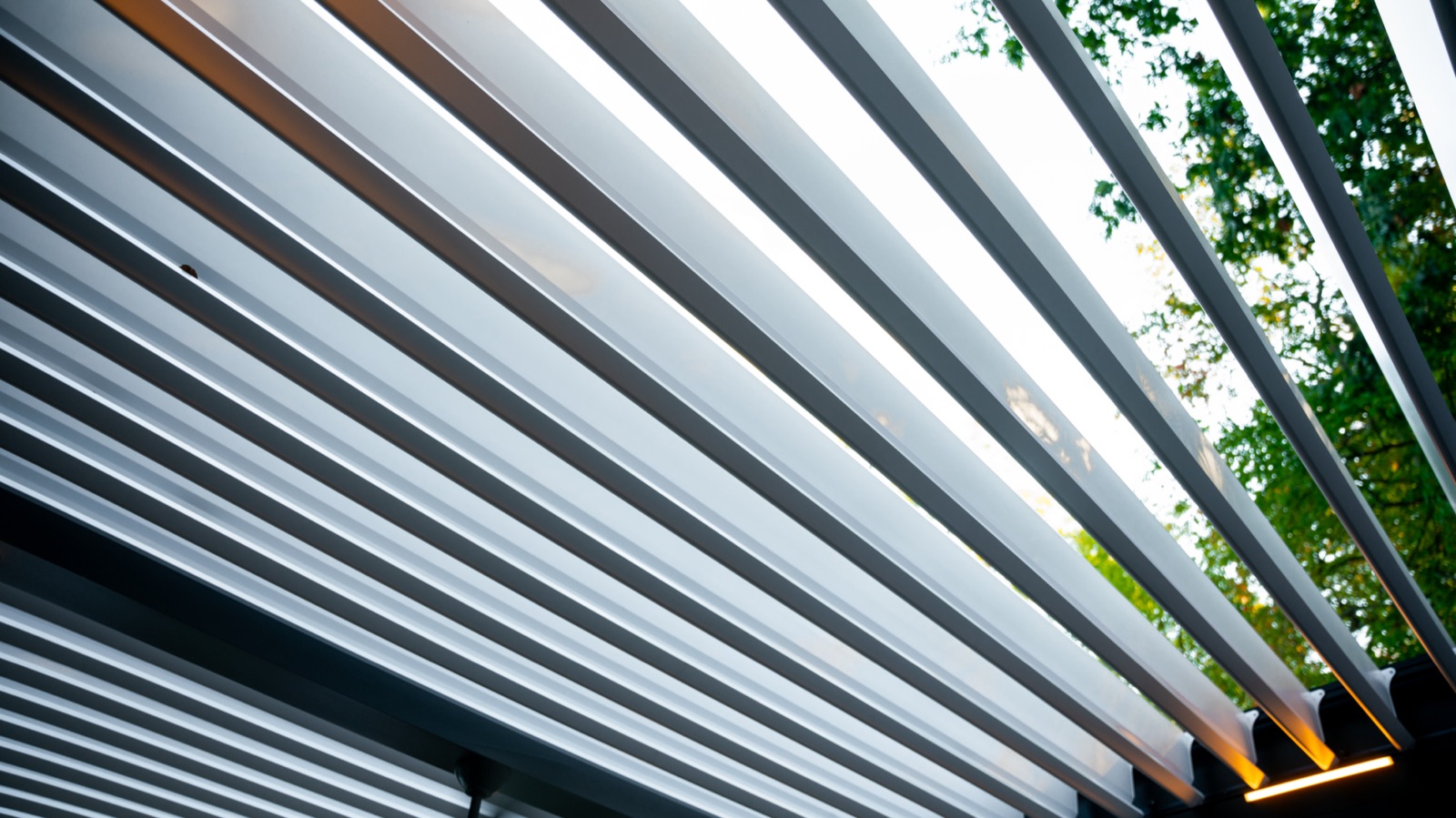 East Hanover, NJ modern motorized louvered roof — detail view