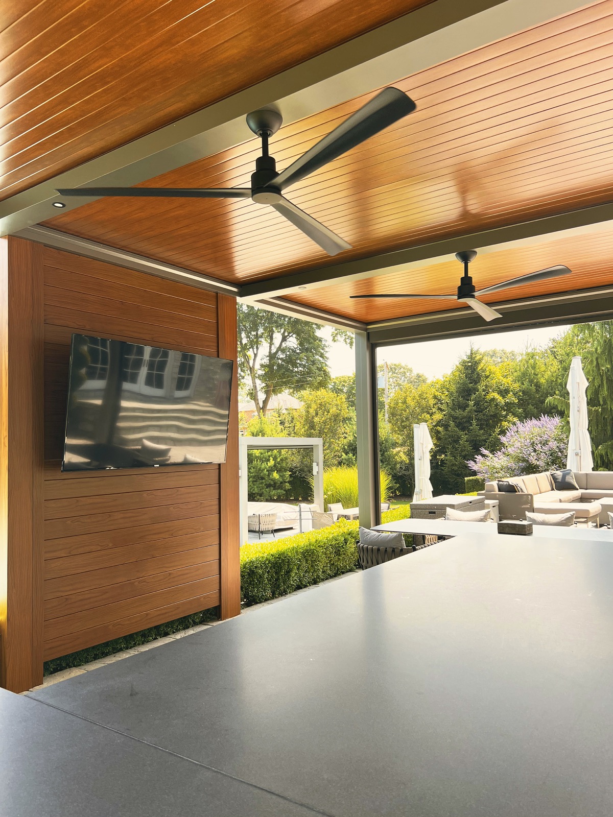 Old Westbury R-Shade pergola — site view