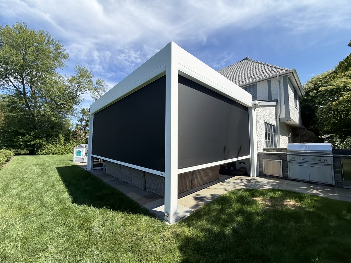 Modern Azenco R-Blade Motorized Pergola in Rye, NY by Breslow